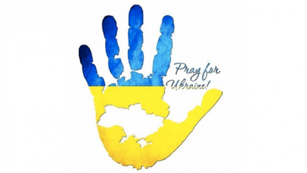 main aux couleurs de l'ukraine